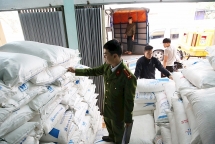 Bắt quả tang hàng tấn đường kính trắng nhập lậu tại Quảng Trị
