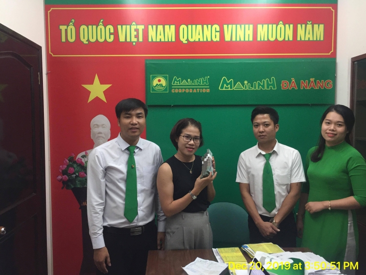 Tài xế taxi Mai Linh Đà Nẵng trả lại 256 triệu đồng khách bỏ quên