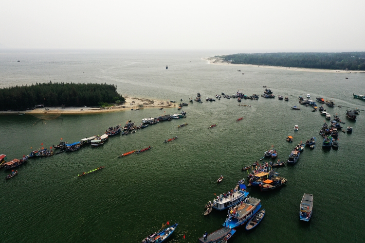 hoi an chay theo so luong du khach trung quoc du lich se di xuong
