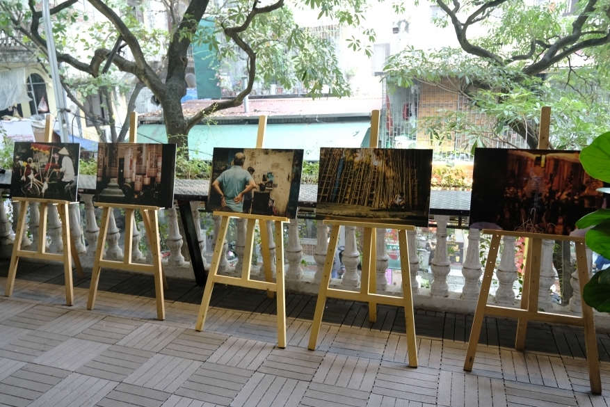 Vẻ đẹp của phố cổ Hà Nội qua triển lãm ảnh "Long Thành Gấm Hoa"