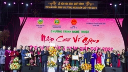 Nhịp cầu Ví Giặm mừng Đảng, mừng Xuân, mừng đất nước đổi mới