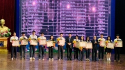 Hà Nội khen thưởng học sinh giỏi quốc gia