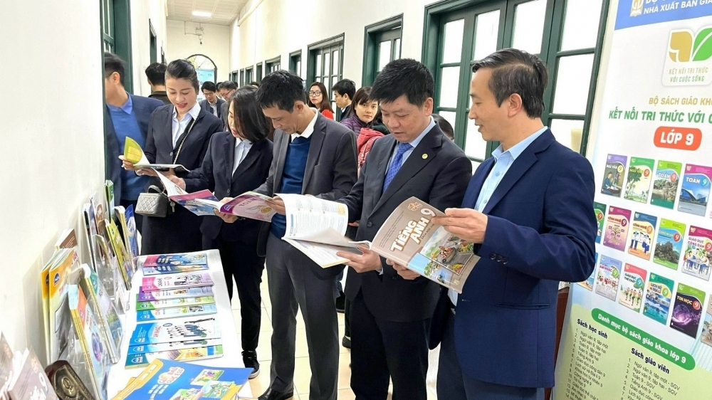 Giới thiệu SGK lớp 9 cho gần 25.000 giáo viên Thủ đô