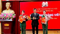 Trái tim rực lửa của những "bóng hồng" tình nguyện nhập ngũ