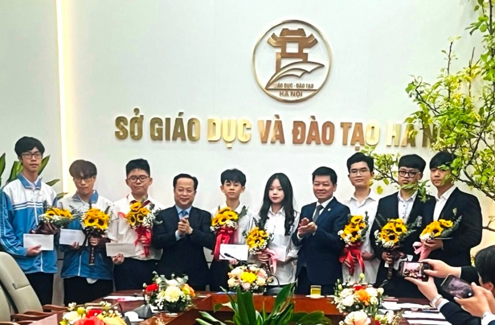 Hà Nội: Gặp mặt học sinh dự thi khoa học kỹ thuật cấp quốc gia