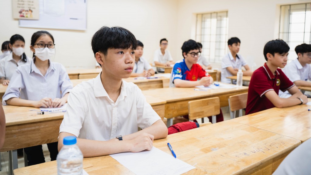 Thí sinh tham dự kỳ thi tuyển sinh vào lớp 10. Ảnh Phạm Mạnh