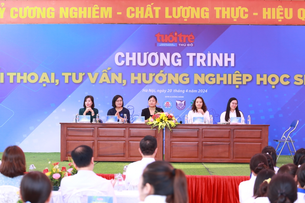 Sôi nổi ngày hội hướng nghiệp về khối ngành Luật – Kinh tế