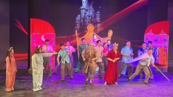 Đạo diễn Nhật Bản thổi hồn cho vở nhạc kịch "Bộ quần áo mới của Hoàng đế"