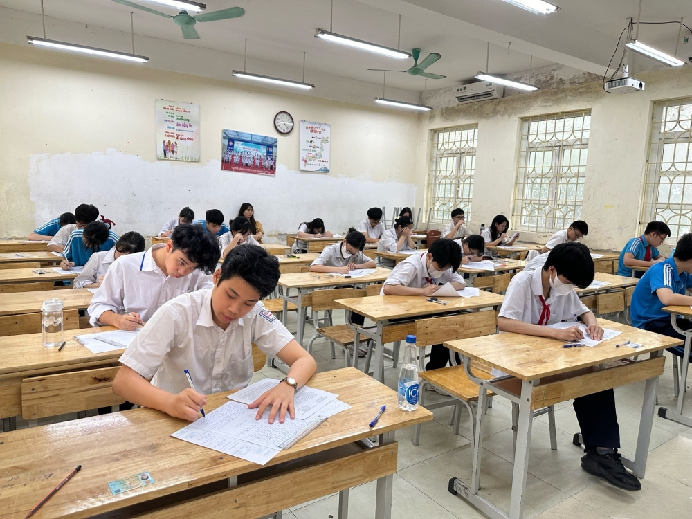 Sát cánh cùng học sinh lớp 9 “vượt vũ môn”