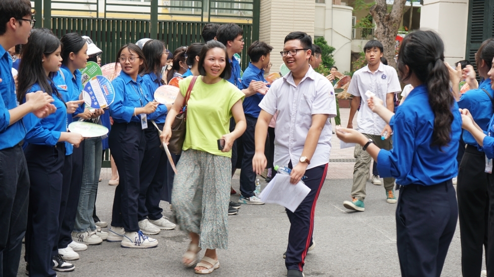 Cơ hội cuối cùng để sĩ tử thi đỗ vào lớp 10 trường công