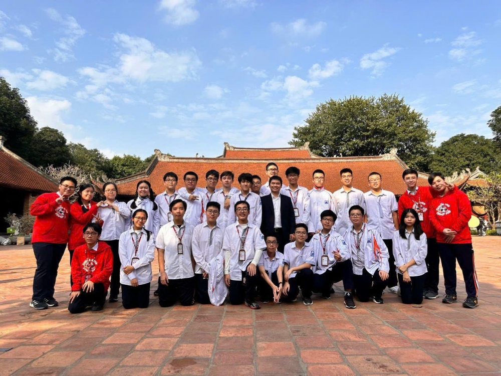 Thủ khoa lớp 10 tại Hà Nội say mê Toán và Tin học, rất giỏi Tiếng Anh