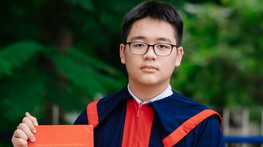 Chàng thủ khoa "kép" đam mê Toán học từ lúc 2 tuổi