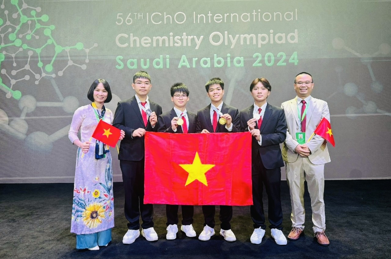 Học sinh Việt Nam đoạt 3 Huy chương Vàng Olympic Hoá học quốc tế 2024