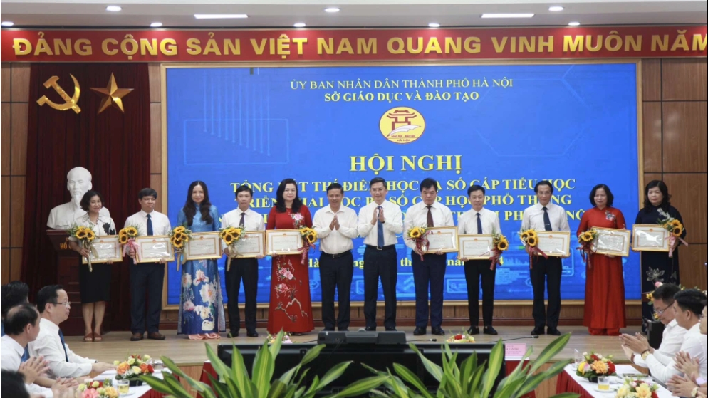 Hà Nội: Gần 98% trường tiểu học triển khai dùng học bạ số