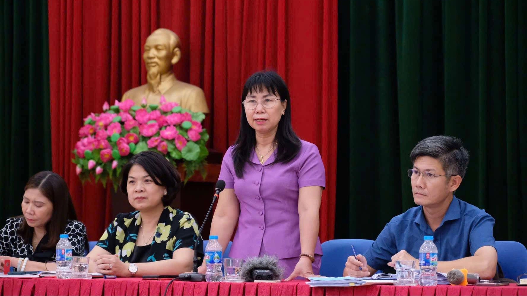 Vụ phụ huynh "vây" trường học: Lãnh đạo quận Nam Từ Liêm nói gì?