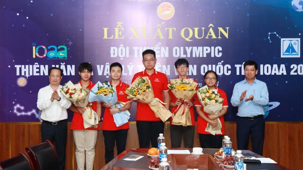 5 học sinh Hà Nội đều đoạt huy chương Olympic IOAA năm 2024