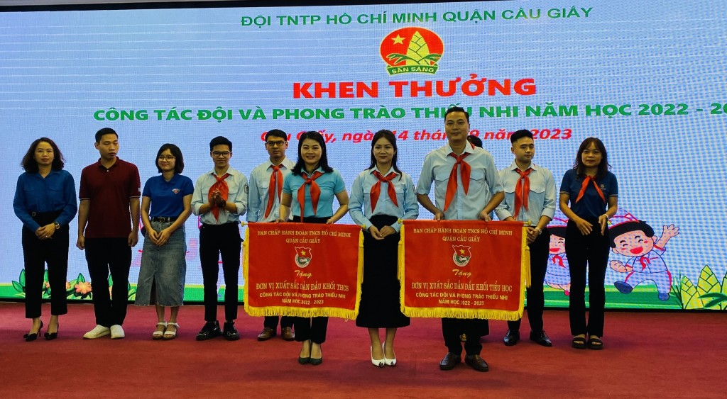 Đồng chí Lê Thị Thu Trang, Bí thư Quận đoàn Cầu Giấy