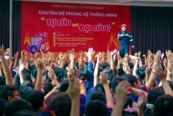 cac truong hoc o ha noi tuong niem nan nhan trong vu chay chung cu mini