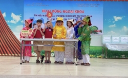 Học sinh hào hứng tham gia cuộc thi tìm hiểu kiến thức về an toàn thực phẩm