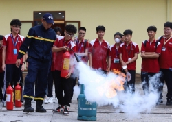 Hàng ngàn học sinh Thủ đô hào hứng trải nghiệm kỹ năng phòng cháy, chữa cháy