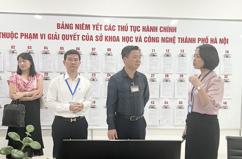 Đồng chí Nguyễn Sỹ Trường cùng đoàn kiểm tra thực hiện 2 Bộ quy tắc ứng xử