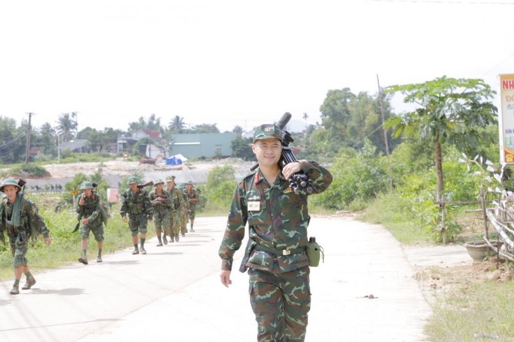 Người trẻ say mê với chuyển đổi số