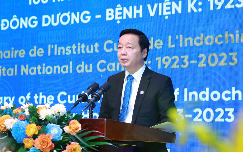Phó Thủ tướng Trần Hồng Hà yêu cầu khẩn trương bố trí đủ máy móc để bệnh nhân ung thư không phải đi xạ trị từ 3-4 giờ sáng ở Bệnh viện K - Ảnh: VGP/Minh Khôi