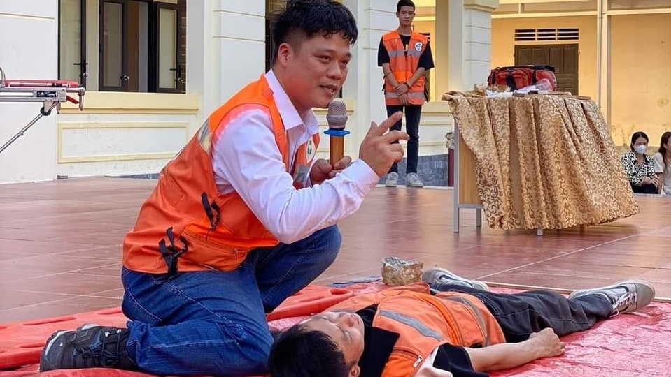 Chàng trai “ăn cơm nhà vác tù và hàng tổng”