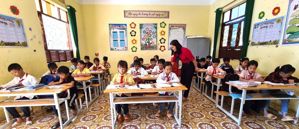 Cô giáo “gieo chữ” ở Bát Mọt và niềm hạnh phúc giản dị