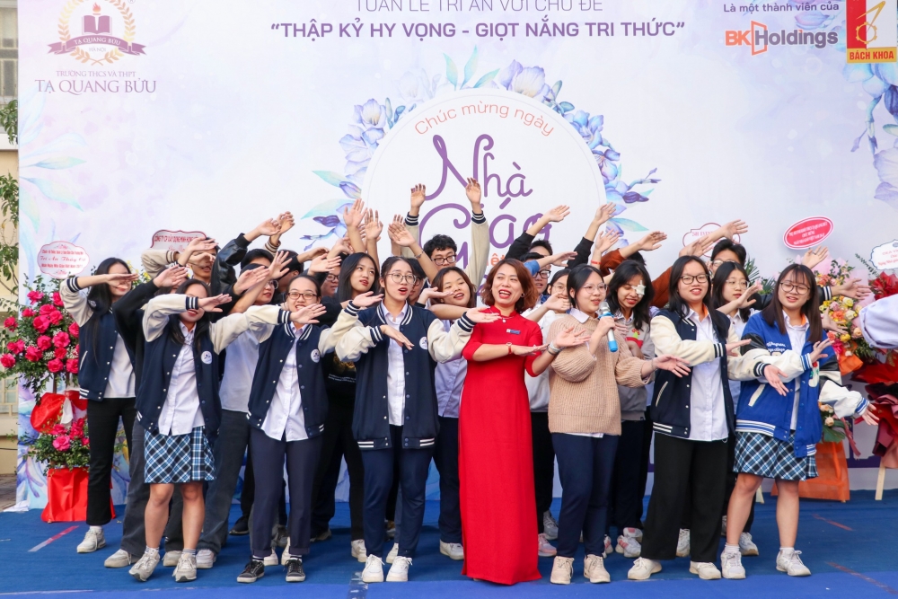 Nhiều hoạt động tri ân thầy cô nhân dịp Ngày Nhà giáo Việt Nam