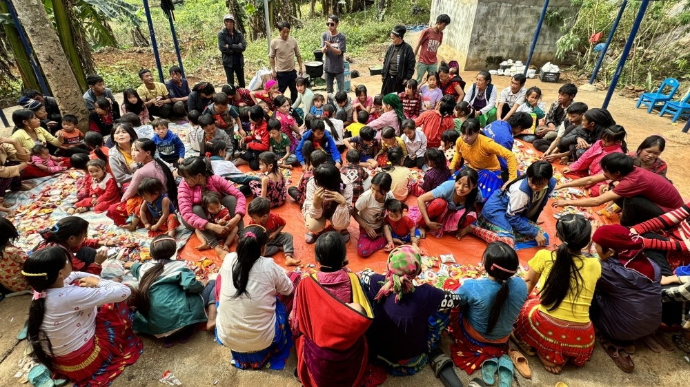 Hiện thực hoá "bữa cơm có thịt" cho trẻ em bản nghèo