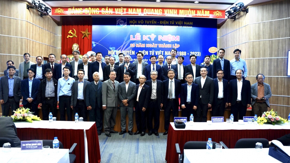 Nhìn lại chặng đường 35 năm thành lập Hội Vô tuyến - Điện tử Việt Nam