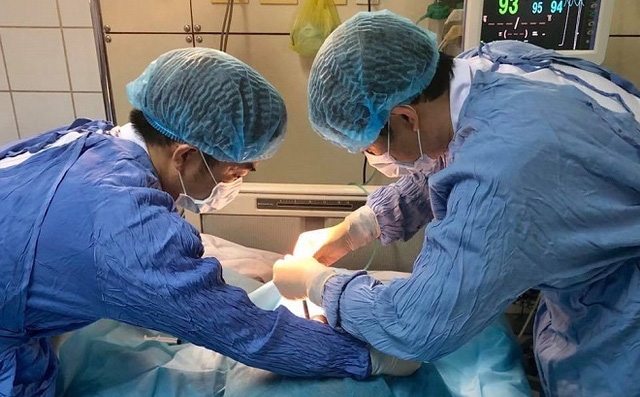 Hòa Bình: Giẫm vào gai người đàn ông mắc uốn ván nặng