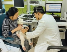 Bé gái 8 tháng tuổi thoát chết sau khi nuốt mảnh vỡ thuỷ tinh