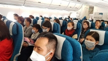 khach nhat nhiem covid 19 cach ly ca to bay vietnam airlines