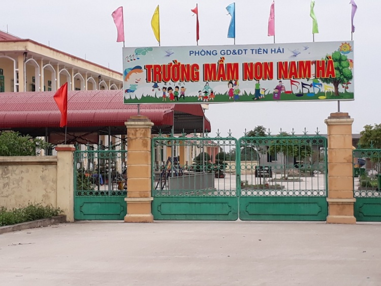 Hàng chục hộ dân "ôm" nợ vì đặt cọc làm gia công tranh đính đá