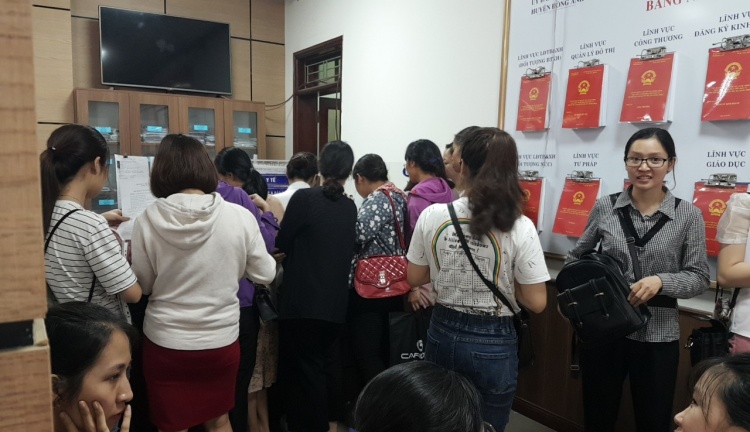 Hà Nội: Hơn 200 giáo viên hợp đồng tại Đông Anh viết đơn kêu cứu