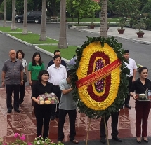 Bộ Y tế dâng hương, dâng hoa tưởng nhớ các anh hùng liệt sĩ