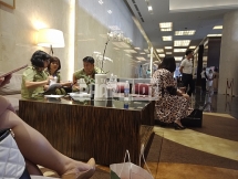 Quản lý thị trường Hà Nội bất ngờ kiểm tra sự kiện có dàn sao "Về nhà đi con"