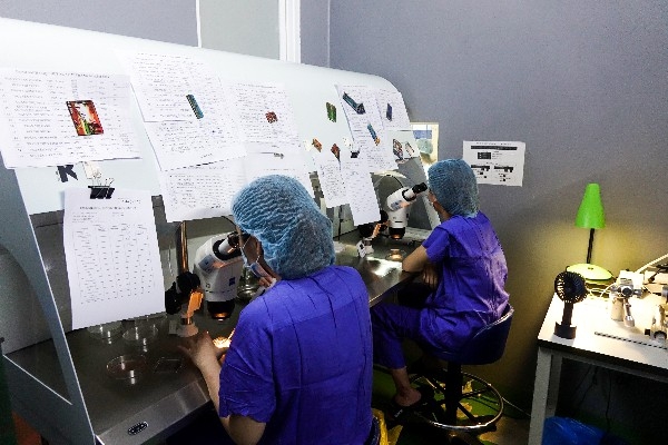 mo vi phau tai viet nam giup nguoi vo sinh do vo tinh co co hoi duoc lam bo