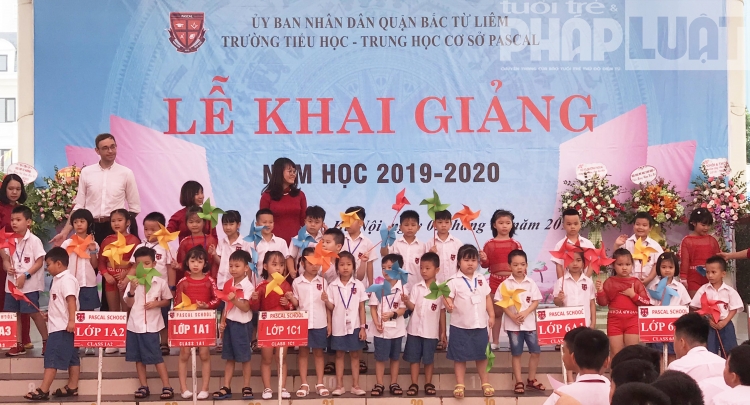 Vì sao hơn 1.000 học sinh Trường TH - THCS Pascal phải khai giảng nhờ?