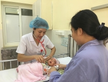 Mẹ uống nước lá cây lợi sữa khiến trẻ sơ sinh gặp nguy hiểm