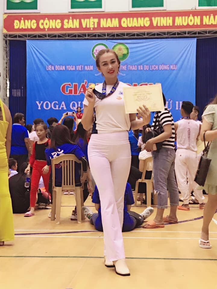 Hành trình "lột xác" của cô công nhân may đến giải vô địch Yoga quốc gia
