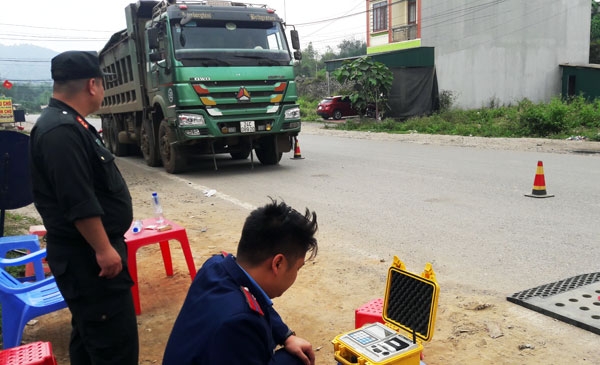 Lào Cai: 5 xe tải đăng kiểm khống mới xử lý được 3