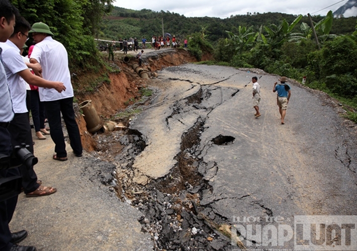 Lai Châu: Mưa lớn gây sạt lở, giao thông vào 8 xã biên giới đe dọa cô lập