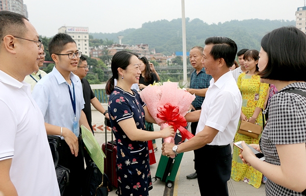 Lào Cai khảo sát sản phẩm du lịch kiểu mẫu “Một tour, hai quốc gia, sáu điểm đến”