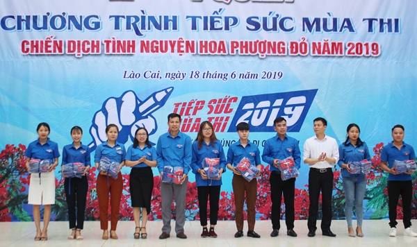 Thanh niên Lào Cai tưng bừng ra quân “Tiếp sức mùa thi” năm 2019