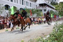 Khai mạc Lễ hội “Vó ngựa trên mây” ở Sa Pa
