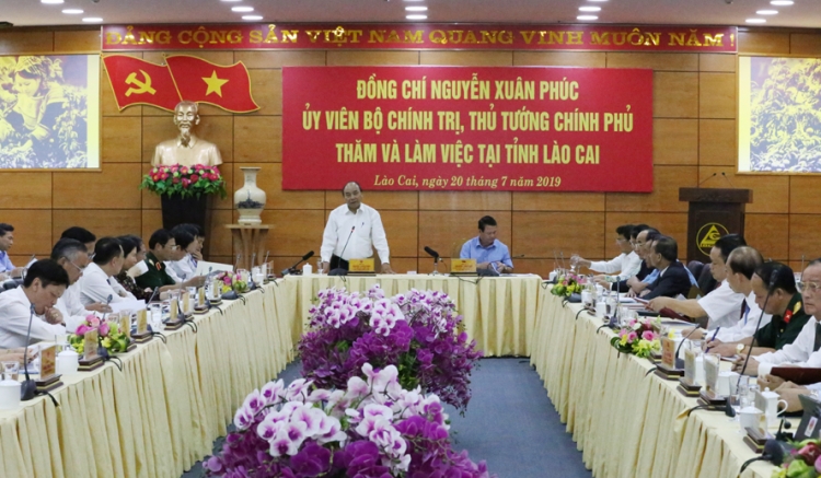 thu tuong chinh phu nguyen xuan phuc lam viec voi lanh dao chu chot tinh lao cai