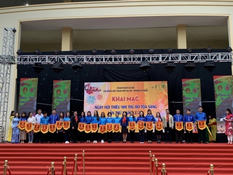 ngay hoi thieu nhi thu do toa sang hap dan va kich tinh